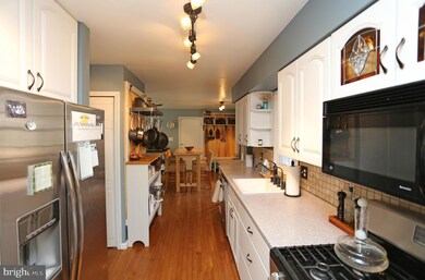 606 Tanglewood Dr, Sykesville, MD 21784 - photo 5