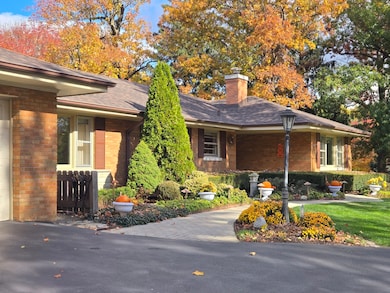 23W134 Mulberry Ln, Glen Ellyn, IL 60137 - photo 4