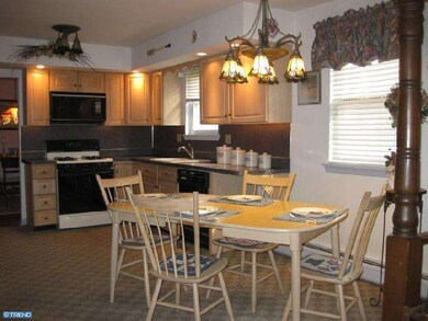 3975 Countrywood Ln, Hatboro, PA 19040 - photo 2