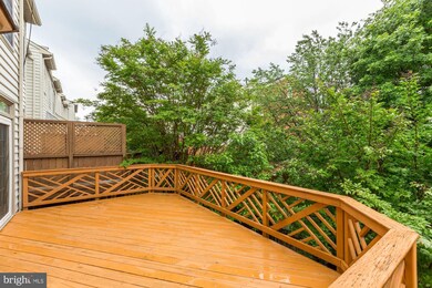 8033 Kidwell Hill Ct, Vienna, VA 22182 - photo 4