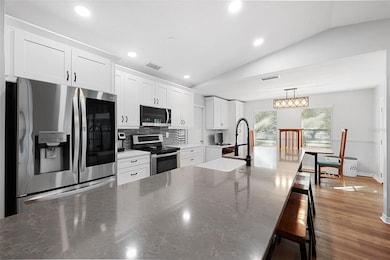 7515 Wakulla Dr, Temple Terrace, FL 33637 - photo 3