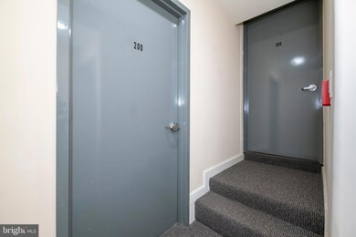 826 W Lombard St unit 200, Baltimore, MD 21201 - photo 6