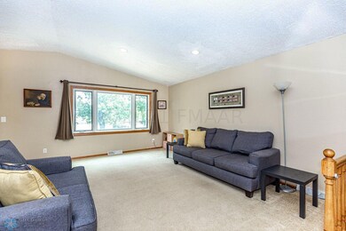 832 LIVING ROOM UPPER LEVEL