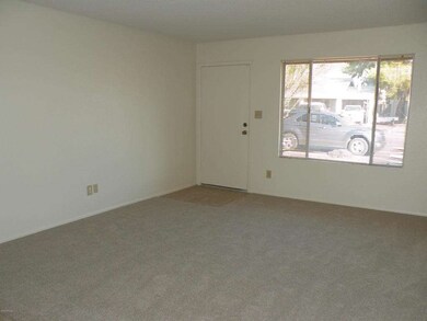 Living Rm to Family Rm