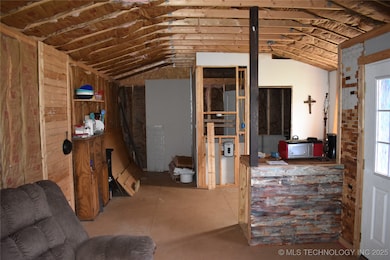 405 E Brown St, Hugo, OK 74743 - photo 6