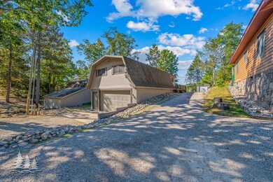 6122 Beach Rd