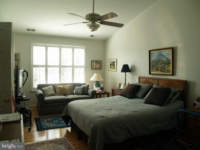 10904 Bloomingdale Dr, Rockville, MD 20852 - photo 2