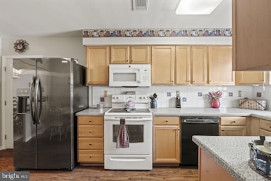 1475 Mount Holly Rd unit O7, Beverly, NJ 08010 - photo 5