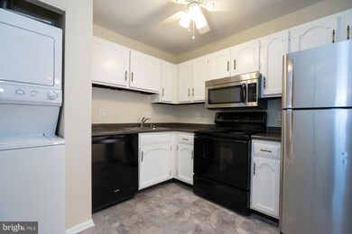 8608 Village Square Dr unit 15, Alexandria, VA 22309 - photo 4