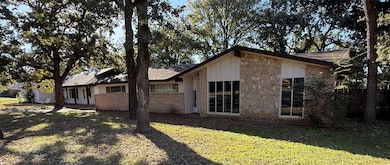 7116 Monterrey Dr, Fort Worth, TX 76112 - photo 2