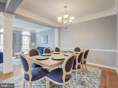 8410 Chaucer House Ct, Lorton, VA 22079 - photo 6