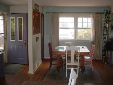 Front Entry/DR<|><|>