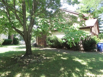 2441 Bradenton Ct, Columbus, OH 43235 - photo 4