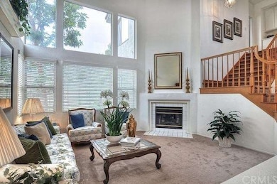 Living room with high ceiling 
