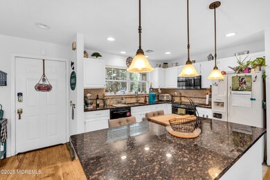 9 Ambrose Ln unit 141, Holmdel, NJ 07733 - photo 4