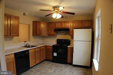 305 Stafford Mews Ln, Stafford, VA 22556 - photo 5