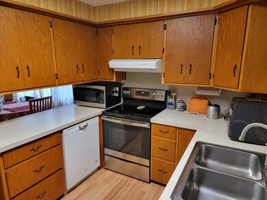 107 E Normal St, Edinboro, PA 16412 - photo 2