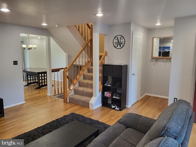 13851 Laura Ratcliff Ct, Centreville, VA 20121 - photo 7