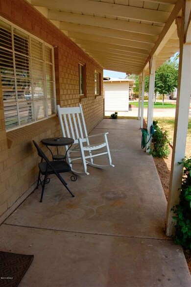 HUGE FRONT PORCH~