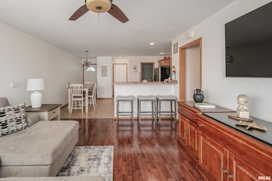 1729 Jenna Dr, Davenport, IA 52804 - photo 4