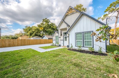 7621 Crofton St, Houston, TX 77028 - photo 2