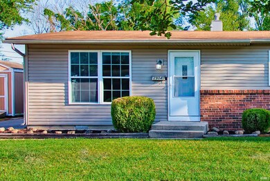 2904 Pinewood Dr, Fort Wayne, IN 46809 - photo 2