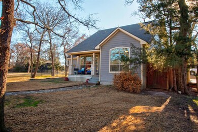 718 Kiowa Dr E, Gainesville, TX 76240 - photo 3