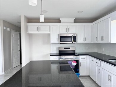 709 Palmer Rd unit 3, Mission, TX 78573 - photo 3