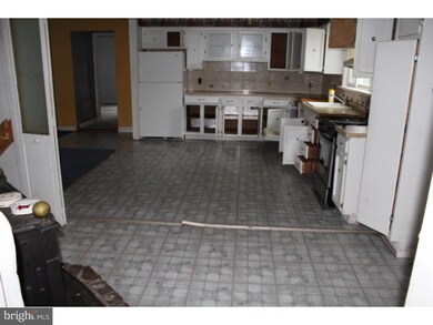 137 Dahlia Ave, Williamstown, NJ 08094 - photo 5