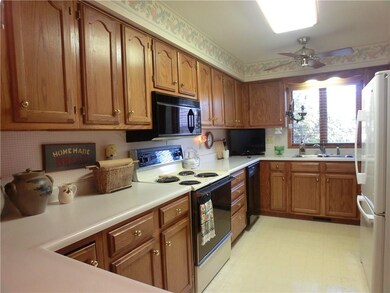 407 Fairview Ave, Tipton, IN 46072 - photo 7