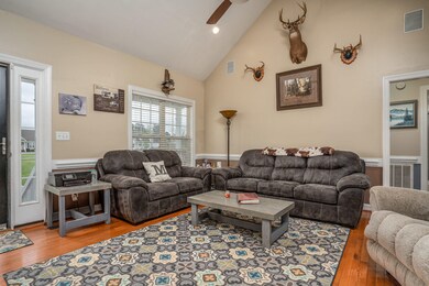 Hardwoods & Vaulted Ceiling