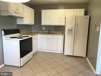 805 Henri Ct unit 805, Burlington, NJ 08016 - photo 5