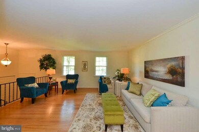 8925 Braeburn Dr, Annandale, VA 22003 - photo 6