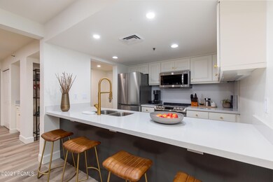 Lowell 265 Kitchen 1