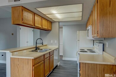 572 Nichols Blvd, Sparks, NV 89431 - photo 3