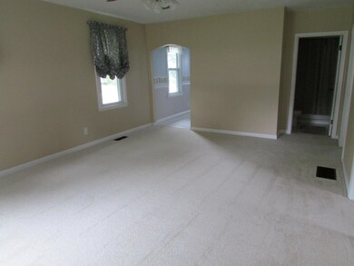 4616 Middle Pike 008