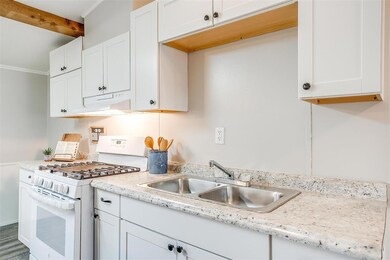 2103 Winding Creek Dr, Cleburne, TX 76033 - photo 5