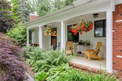 OPEN SITTING PORCH