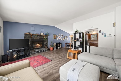 09-6644mcgillway_ZHM_009