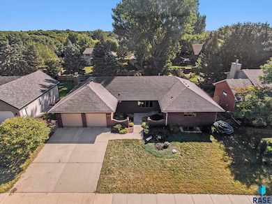 4704 S Tomar Rd, Sioux Falls, SD 57105 - photo 2