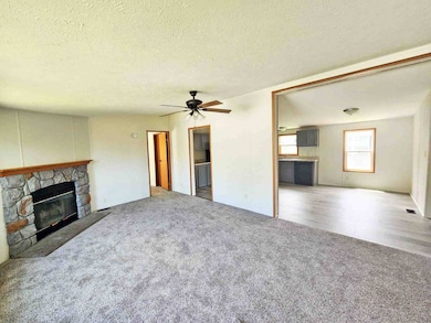 1302 Galloway Cir unit 64, Pontiac, MI 48340 - photo 2