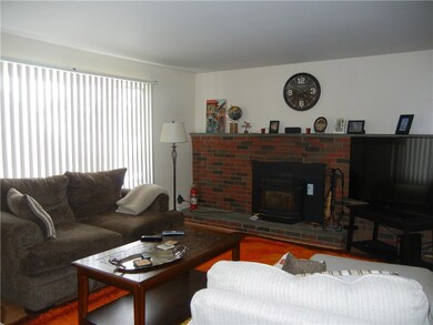 26 Garland Ave, Cranston, RI 02910 - photo 3