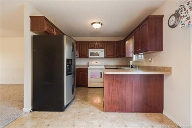 8816 Saddle Ridge Trail, Charlestown, IN 47111 - photo 7