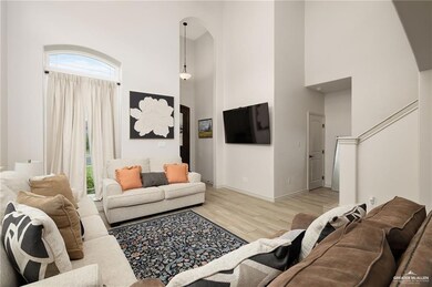 309 Central Park St, Edinburg, TX 78541 - photo 4