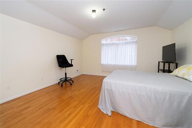 371 Jewett Ave, Staten Island, NY 10302 - photo 6