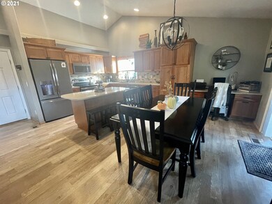 1423 SE 8th Ave, Canby, OR 97013 - photo 6