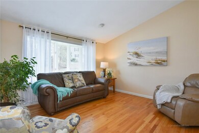 14 Snowdrop Dr, Cranston, RI 02920 - photo 4