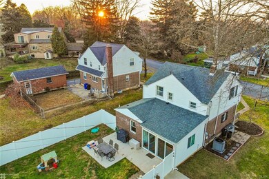 824 Evergreen St, Emmaus, PA 18049 - photo 6