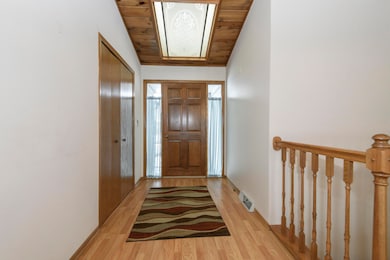 W180N9890 Riversbend Cir W, Germantown, WI 53022 - photo 7