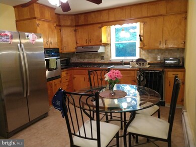 17 Ehst Rd, Bechtelsville, PA 19505 - photo 2